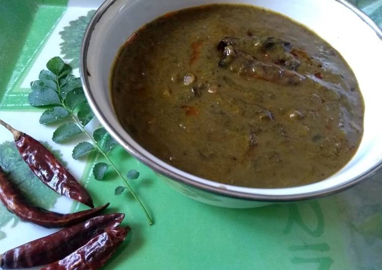 Colacasia &amp; green sorrel curry (alu chi bhaji)