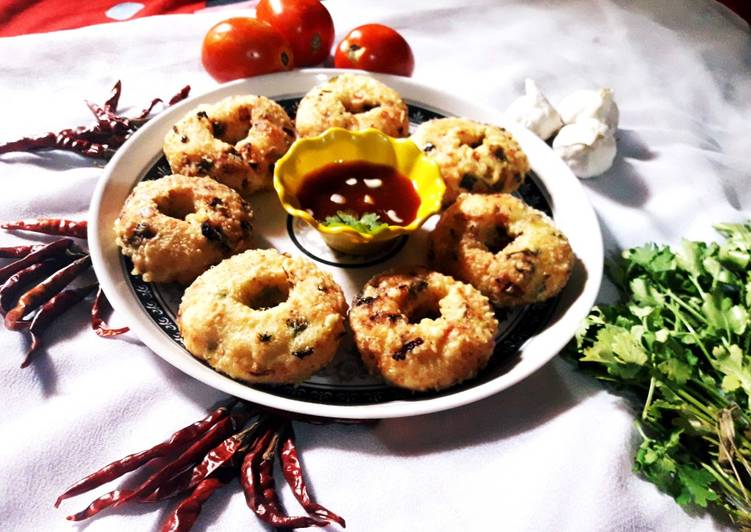 Savoury donuts from leftover rice