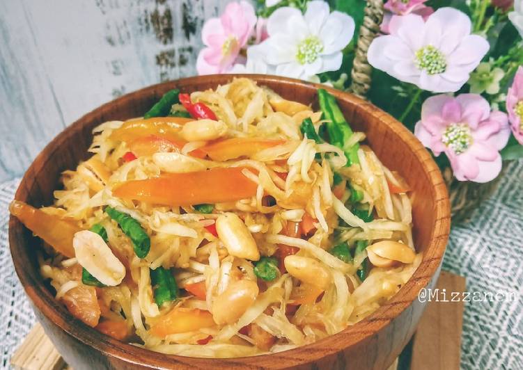 Langkah Mudah Memasak Salad Betik Pedas Thai (SOMTAM) yang Murah