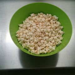 A picture of Home made Popcorns.