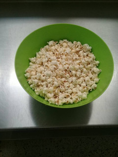 A picture of Home made Popcorns.