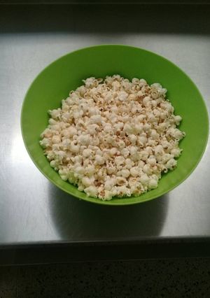 A picture of Home made Popcorns.