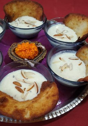 A picture of Malpua with rabari.
