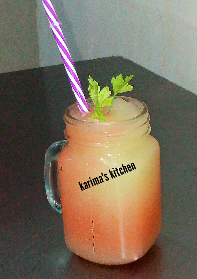 A picture of Watermelon cucumber juice.