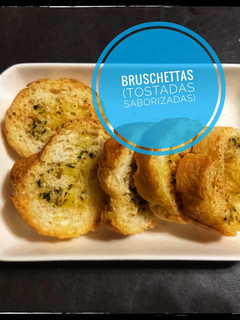 Una foto de Bruschettas (tostadas saborizadas)