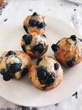 Muffins integrales de yogur con arándanos
