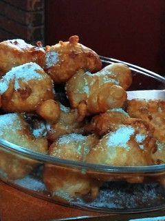 Una foto de Buñuelos de peras sin huevos