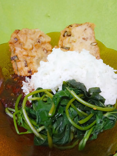Foto resep Brambang Asem Daun Ubi Jalar