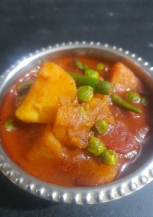 আলু মটর কারি (Aloo matar curry recipe in Bengali) রেসিপির প্রধান ছবি