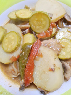 Una foto de Bistec de Champiñones a la Mexicana, con Calabacitas