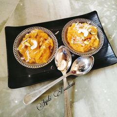 A picture of Semolina pudding (Suji ka halwa).