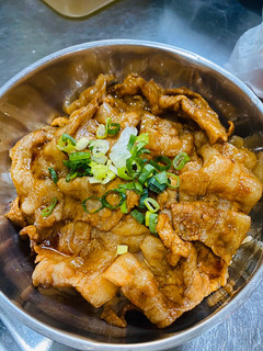 燒肉蓋飯 的食譜成品照片