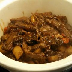 A picture of Braised eggplant and tofu in Claypot 鱼香茄子煲🍆#veggies#.