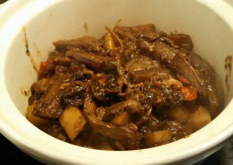Recipe of Tasty Braised eggplant and tofu in Claypot 鱼香茄子煲🍆#veggies#