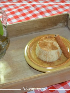 Una foto de Panna cotta de canela y limón con Thermomix
