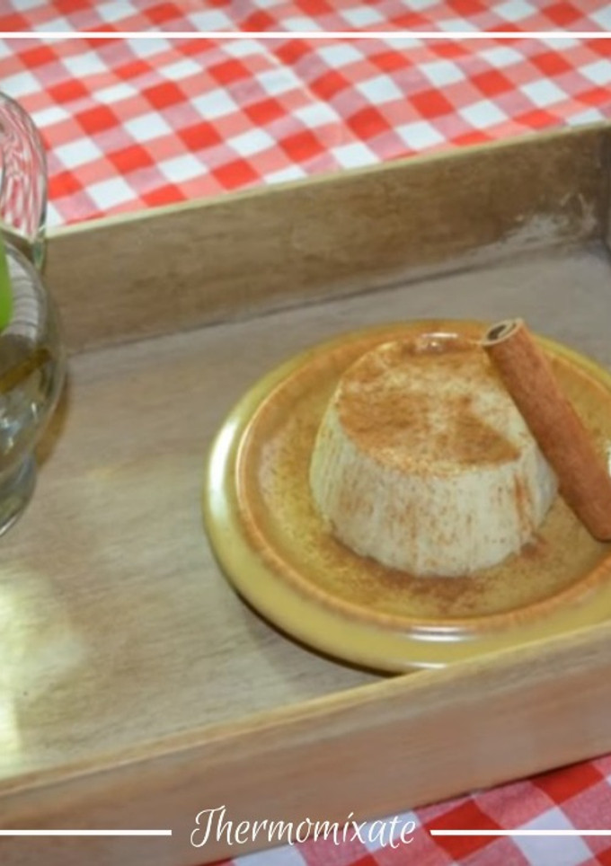 Una foto de Panna cotta de canela y limón con Thermomix