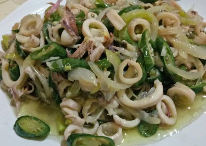 Langkah Mudah untuk Membuat Tumis Cumi Asin Cabe Hijau Anti Gagal