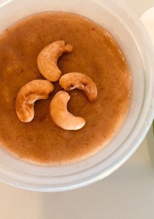 A picture of Sugar free apple- wheat porridge (baby/toddler recipe).