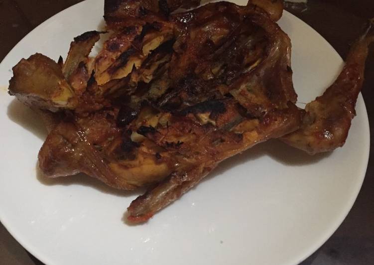 Ayam bekakak bakar