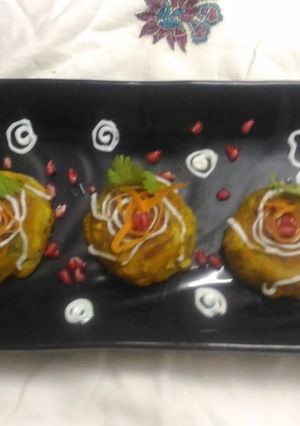 A picture of Rose shape Tikki with Mayo Deep from left over aloo matar Subji.