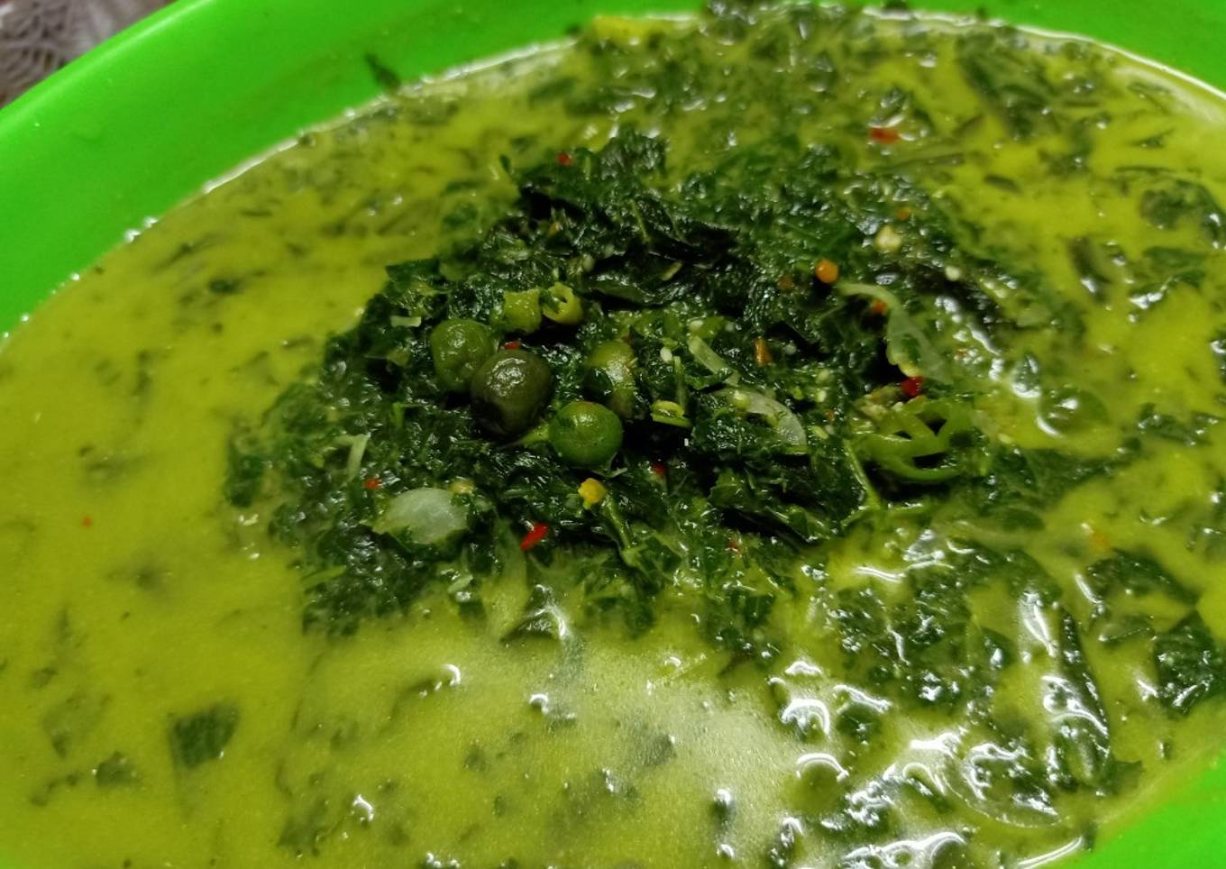 Daun singkong tumbuk