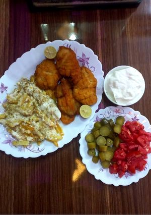 عکسی از دستور مرغ سوخاری وسیب زمینی پنیری
