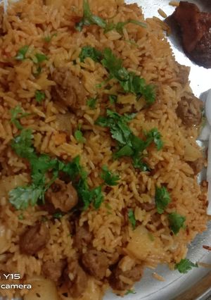 સોયાબીન પુલાવ(soyabin pulav recipe in Gujarati) રેસીપી મુખ્ય ફોટો