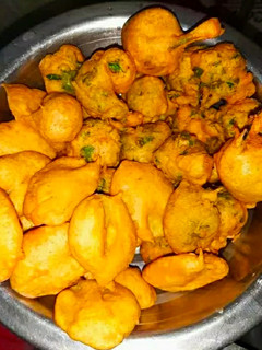 મિક્સ ભજીયા (Mix Bhajiya Recipe In Gujarati) રેસીપી મુખ્ય ફોટો