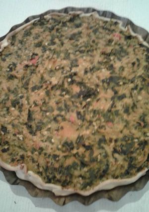 Una foto de Hoy tarta de acelga, con zanahorias, cebolla, choclo y arvejas !!