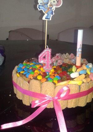 Una foto de Torta con golosinas