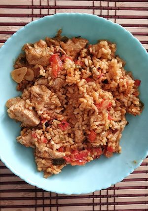 Una foto de Arroz con Pollo y Verduras