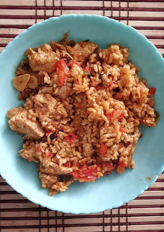 Una foto de Arroz con Pollo y Verduras