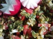 Una foto de ensalada de nopales