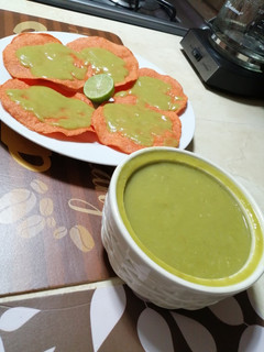 Una foto de Salsa verde cremosa picosita a mi estilo