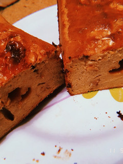 Una foto de Budín capuchino proteico relleno de dulce de leche sugar free y bajo en hidratos