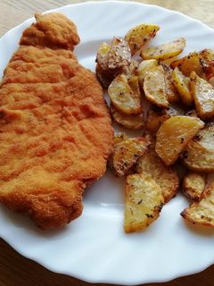 Fűszeres rántott csirkemell recept fotója