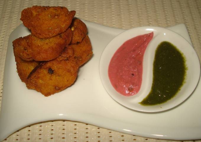 Kukuri dal tukri #5ing (farsan served with tea)