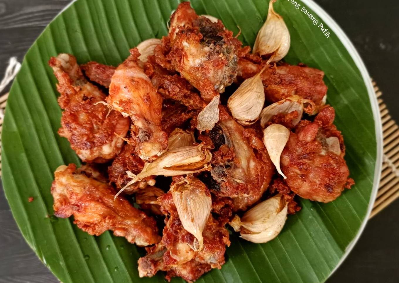 Ayam Goreng Bawang Putih (Resep lauk praktis)