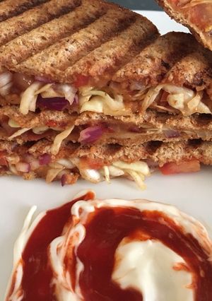 A picture of Cabbage sandwich.