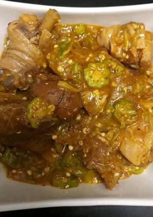 A picture of Okro soup with chicken.