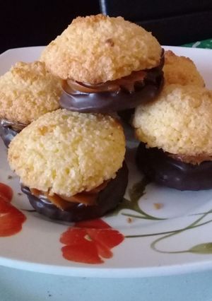 Una foto de Alfajores cocolate