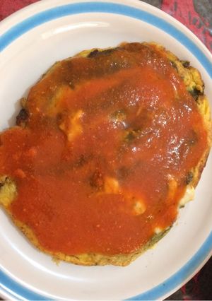 Una foto de Chiles rellenos en tortilla o torta de huevo