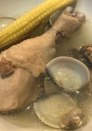 玉米筍蛤蠣雞湯 的食譜成品照片