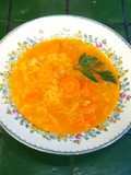 Sopa polaca de arroz con zanahoria