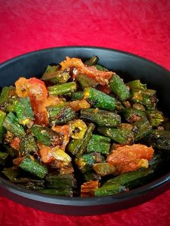 A picture of Bhindi tomato masala fry.