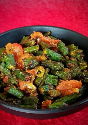 A picture of Bhindi tomato masala fry.