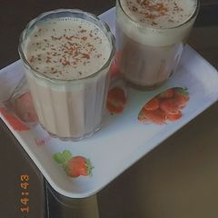 A picture of Hot chocolates Milkshake with two ingredients.