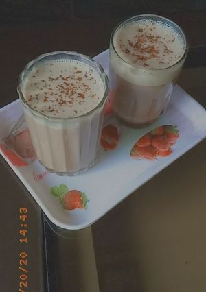 A picture of Hot chocolates Milkshake with two ingredients.