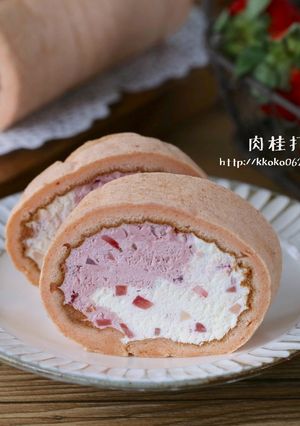 春季限定的草莓牛奶捲 的食譜成品照片