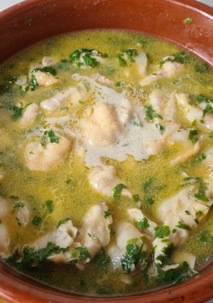 Una foto de 🇪🇦 Cocochas de bacalao en salsa verde 🇪🇦